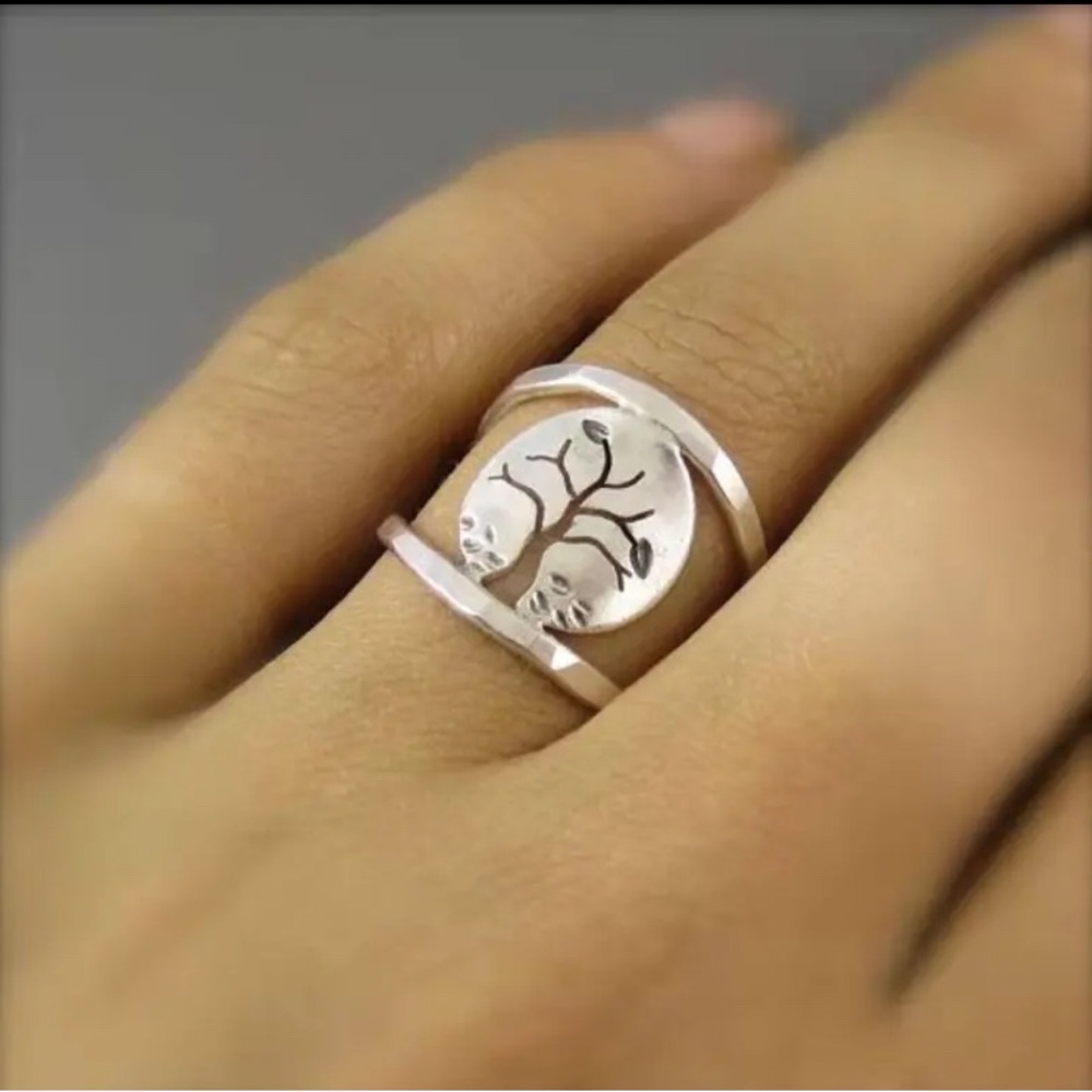 NWOT Boho Silver Tree Of Life Double Hammered Band Ring